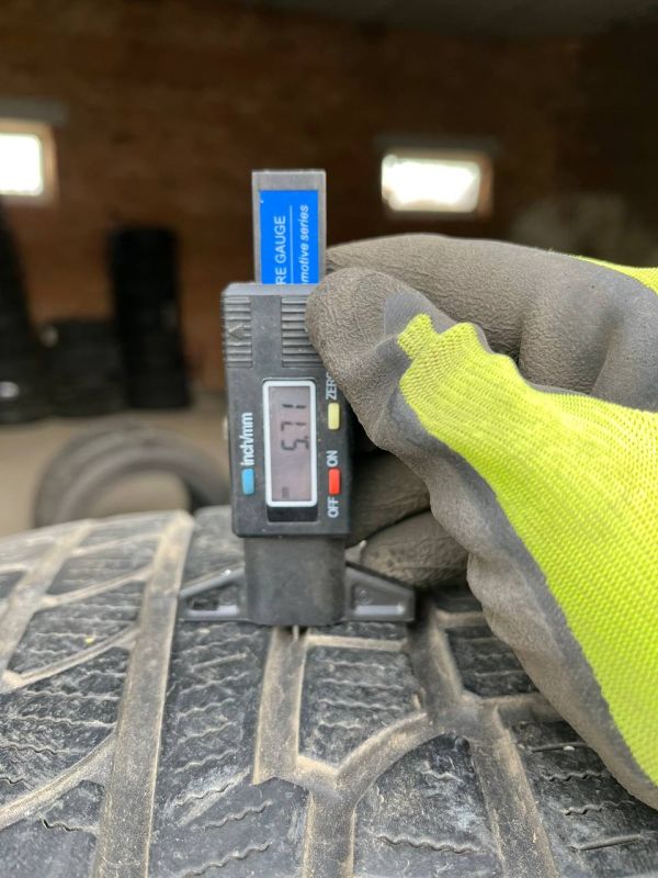 Шини пара NOKIAN WR 255/55/R18 зима резина