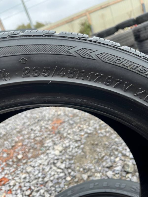  Шини пара ROTALLA ICE-PLUS 235/45/R17 зима резина