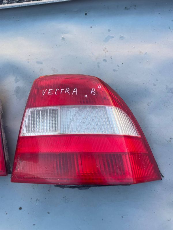 Задні фонарі стопи Opel Vectra опель вектра ліхтарі пара лівий правий