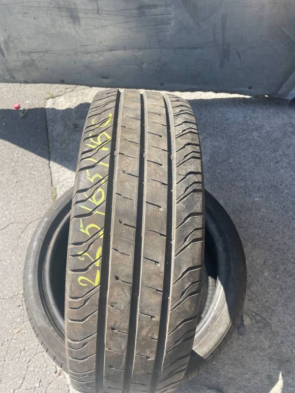 Continental 225/65 r16c