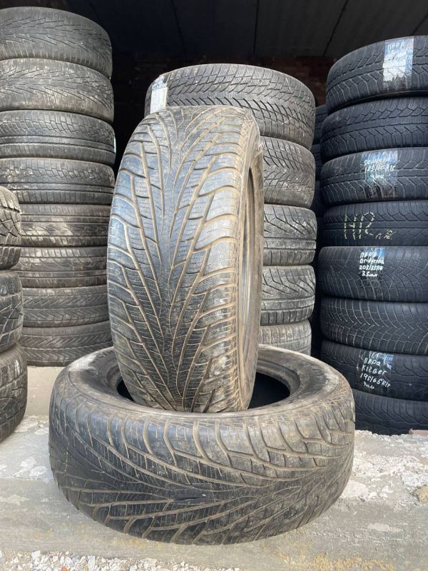 Шини пара Maxxis 255/60 r17 зима Гума
