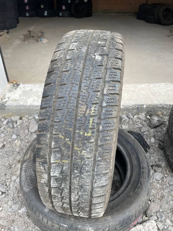 Шина Одіночка Hankook 215/70 r15c