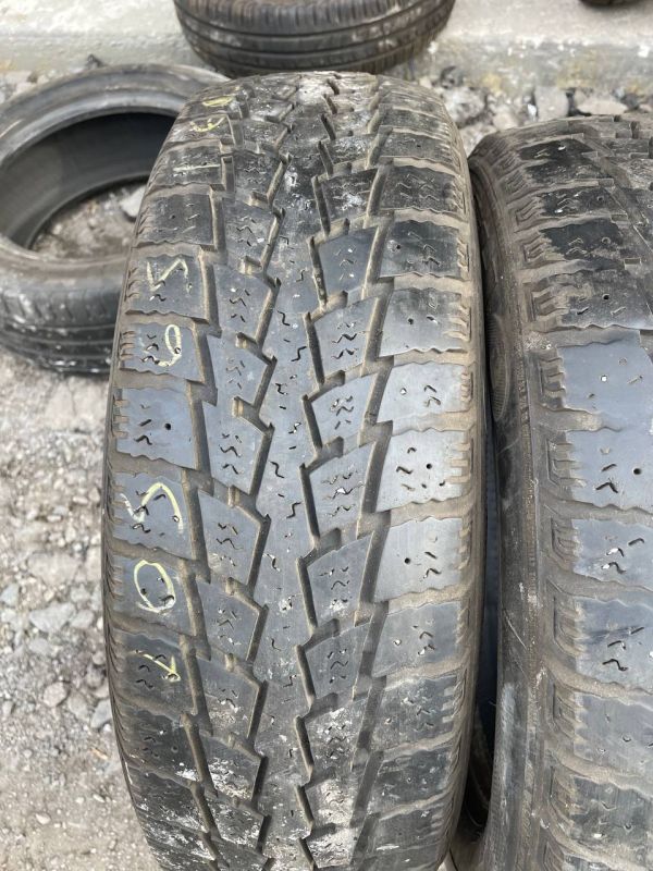 Бу Шина Одіночка/пара Kumho 205/65 r16c