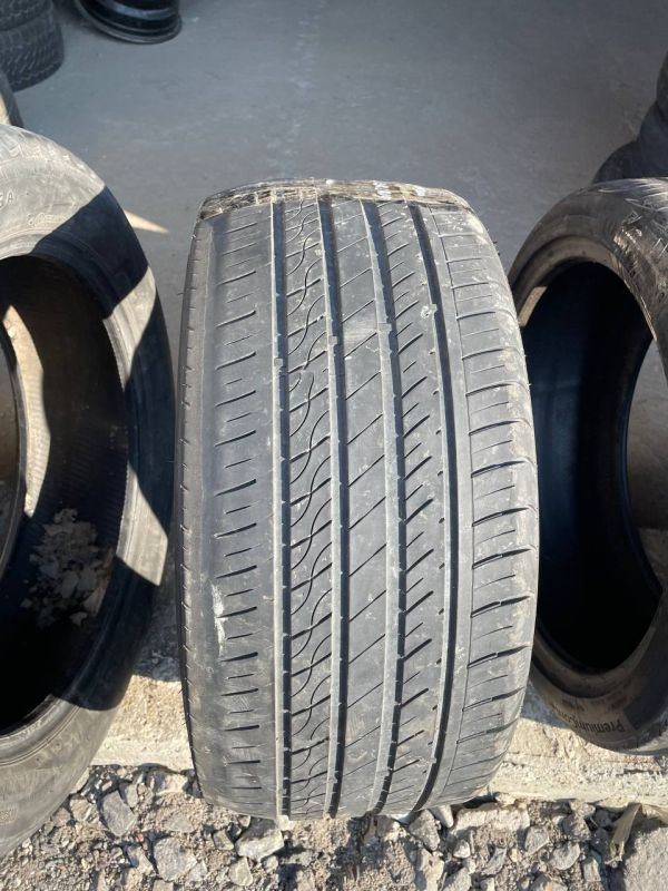 Шина одіночка 235/35 r19