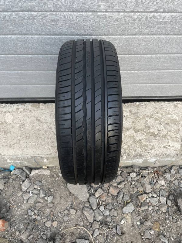 Шина одіночка Kumho ecsta 195/45 r16
