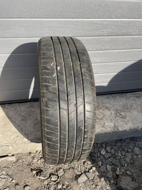 Шина розпаровка Bridgestone 215/60 r16 резина