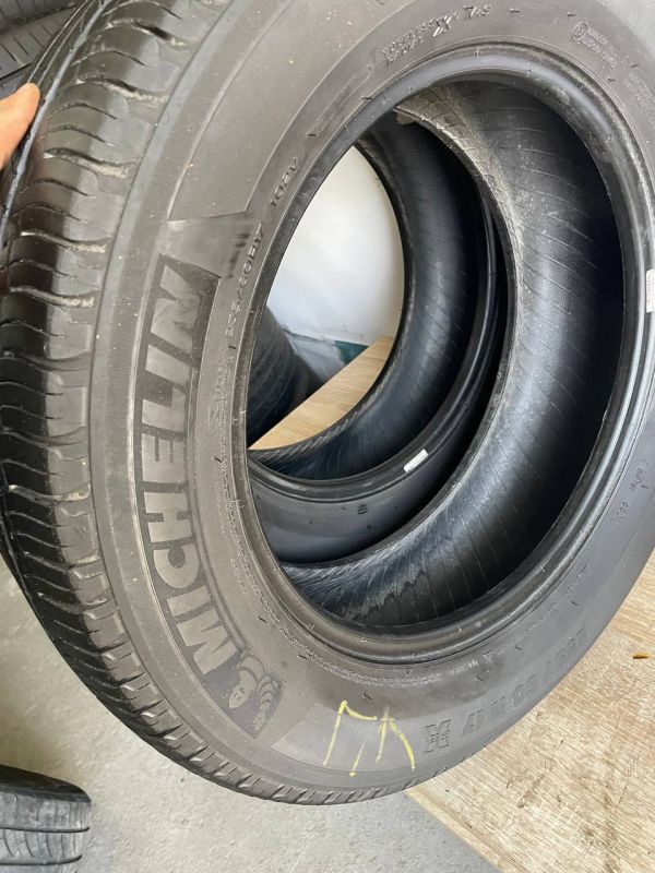 Шини пара Michelin 235/60 r17 літо резина