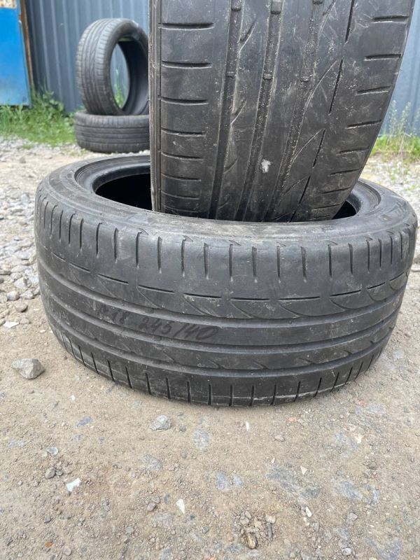 Шини пара Bridgestone 245/40 r18 літо резина