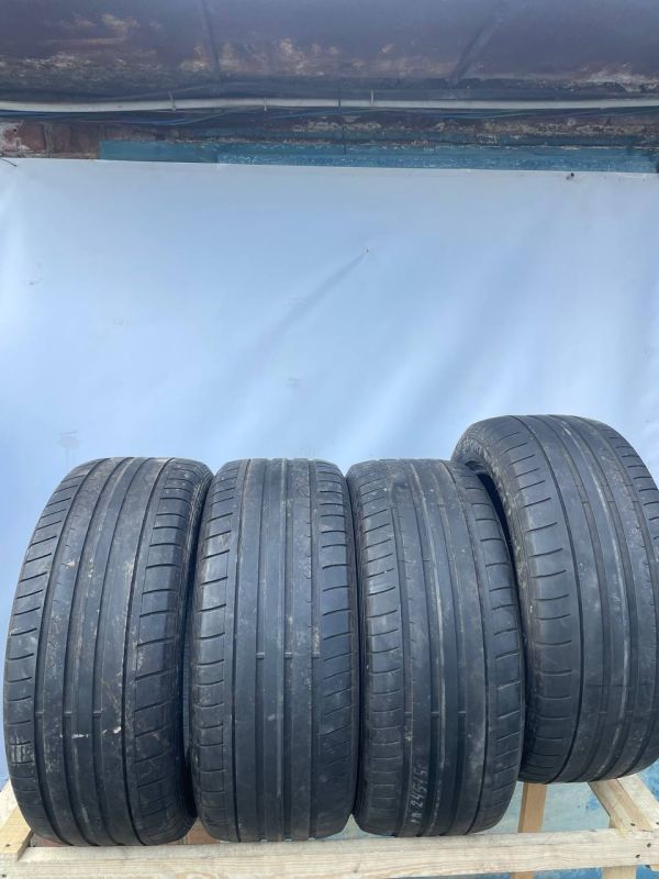 Шини комплект Dunlop 245/50 r18 літо резина