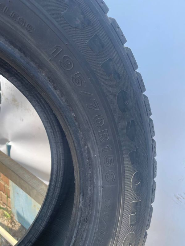 Шини пара Firestone 195/70 r15c літо резина