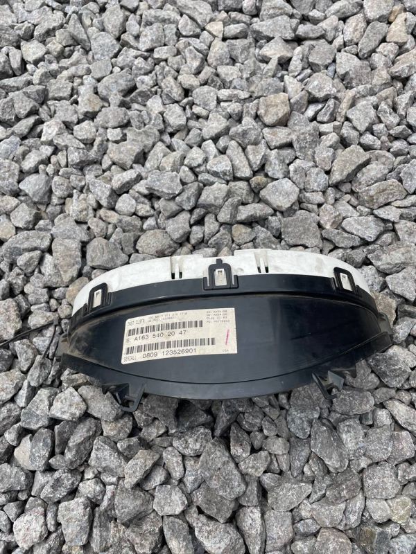 Панель приладів щиток приборів Mercedes Ml W163 A1635402047