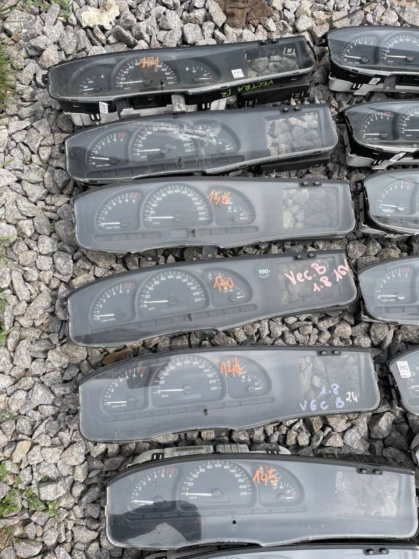 Панель приладів,щиток приборів Opel Vectra B Опель Вектра приборка