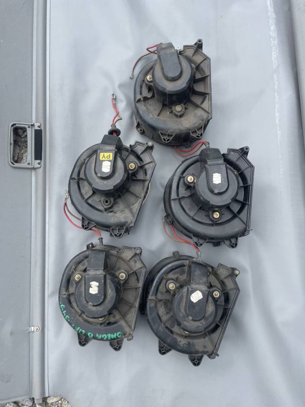 Моторчик пічки Opel Omega B Моторчик Вентилятор печки Опель Омега Б