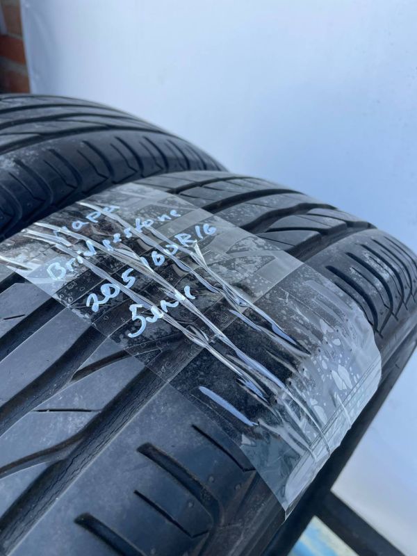 Шини пара Bridgestone 205/60 r16 літо резина