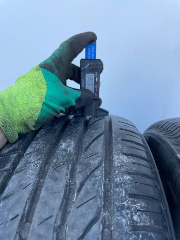 Шини пара Bridgestone 205/60 r16 літо резина