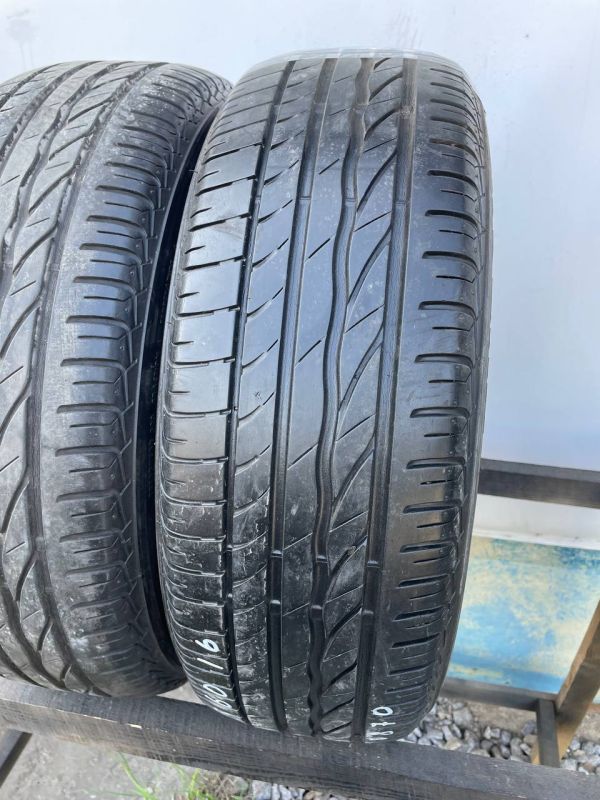 Шини пара Bridgestone 205/60 r16 літо резина