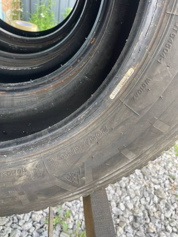 Шини комплект або пара Bridgestone 205/75 r16c зима