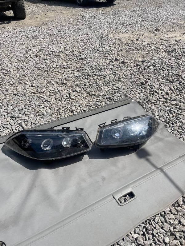 Передні Фари Renault Megane 2 Рено меган 2 2002-2006