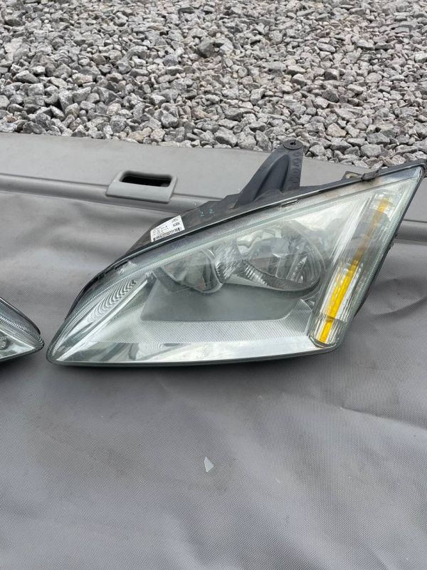 Фари ліва Ford Focus 2 II MK2 2004-2008