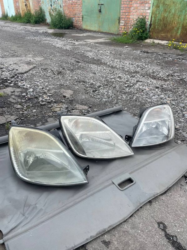 Передні фари Ford Fiesta MK6 Форд Фієста МК6 2002–2005