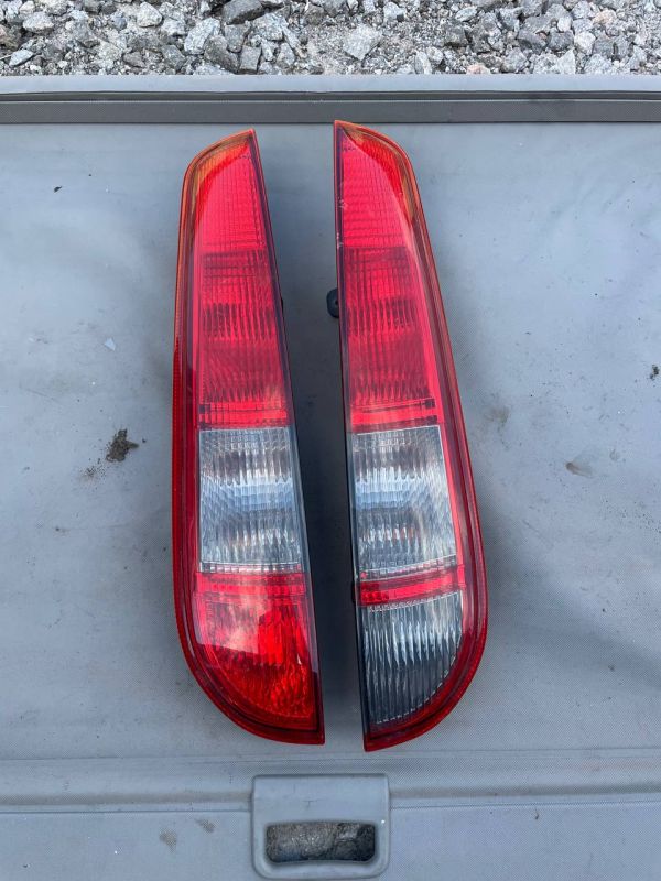 Задні стопи ліхтарі лівий правий фонарь Ford Focus 2 універсал фокус 2