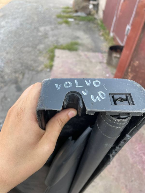 Шторка полка багажника VOLVO V40 вольво
