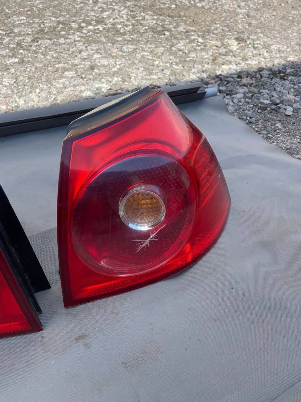 Задній стоп ліхтар правий Volkswagen Golf 5 Гольф