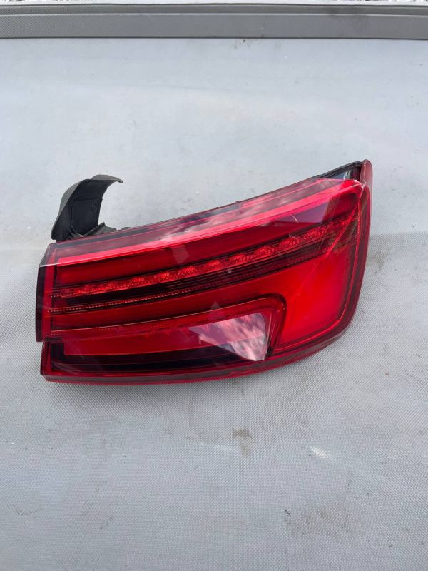 Cтоп правий Audi A3 S3 Фара світлодіодна Ліхтар 8V5945092