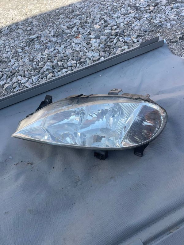Фара ліва передня Рено меган 1