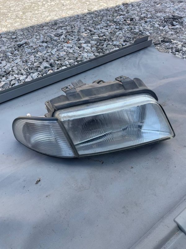 Фара права передня audi a4 b5 valeo європа