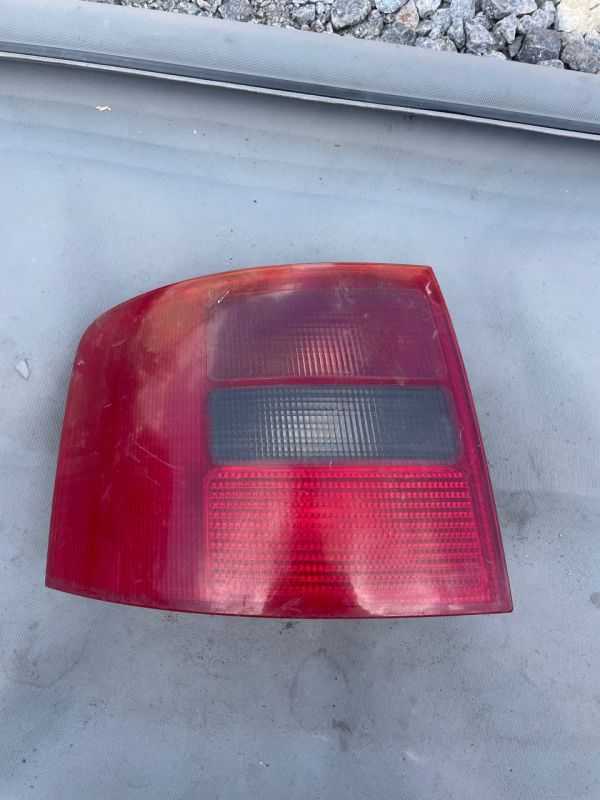 Задній лівий L стоп Audi A6C5 Універсал ліхтар фонарь