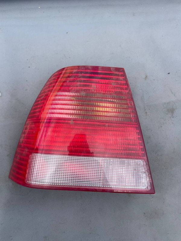 Стоп фонарь лівий Volkswagen Bora ліхтар