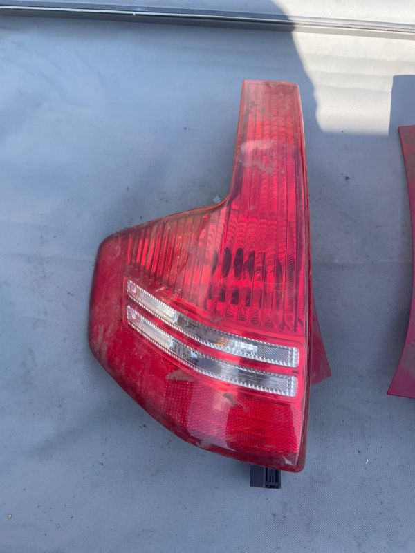 Стопи ліхтарі задній лівий CITROEN C4 04-10