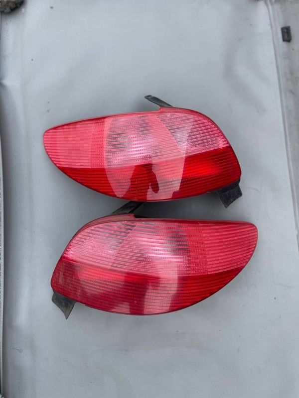 Задні стопи ліхтарі пара лівий правий Peugeot 206 пежо 206