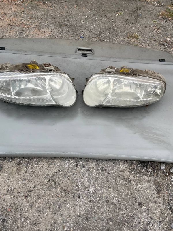 Фари передні пара ліва права Alfa Romeo 147 (2000-2004)