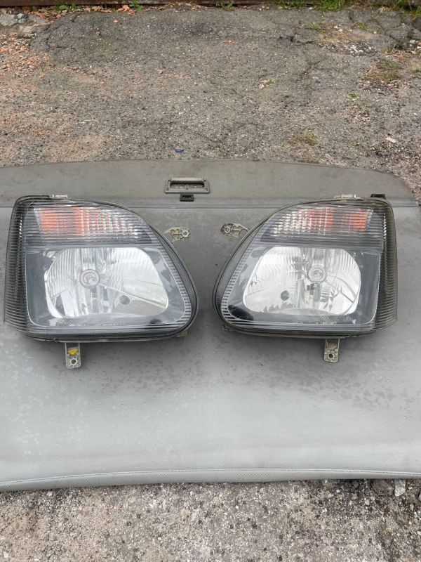 Фари пара ліва права Opel Agila 1 2000-2007p. темна середина опель