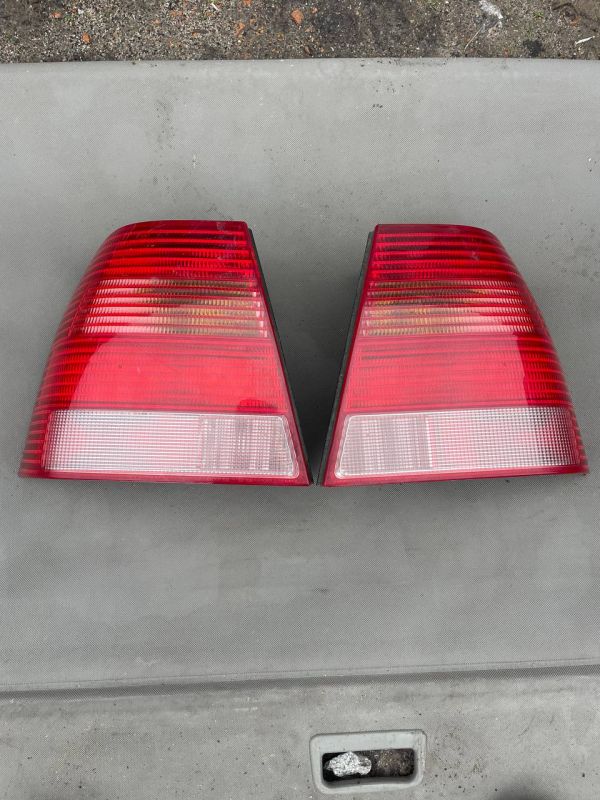 Фонарі задні стоп ліхтарі лівий правий фольтцваген бора vw bora