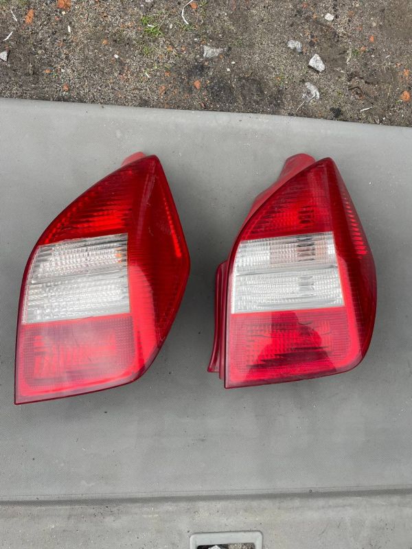 Задні ліхтарі стопи пара права Citroen C2 Сітроен С2