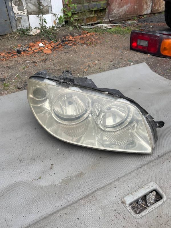 Передня фара права Fiat Punto 2 (03-10)