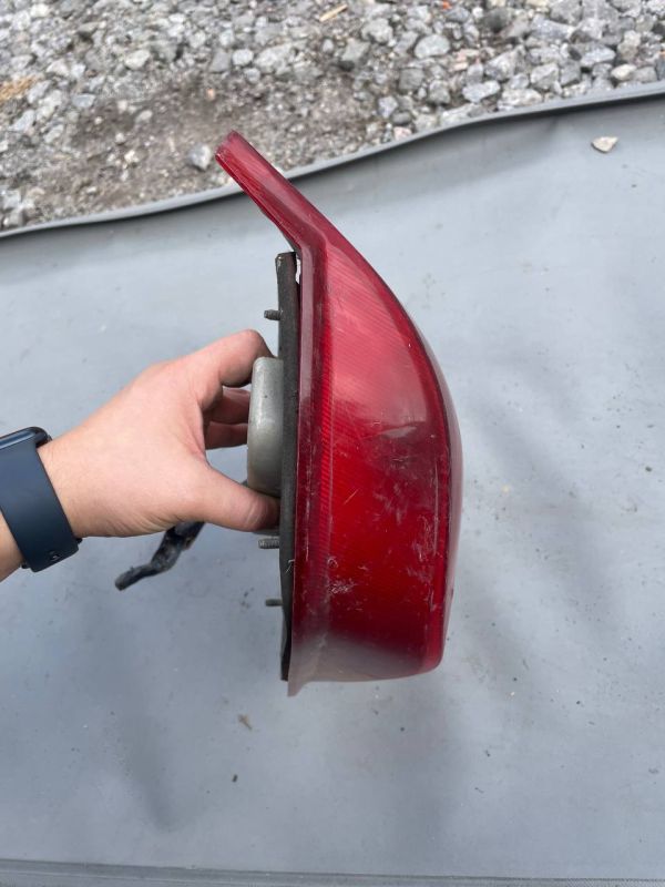 Ліхтар задній правий стоп фонарь (хетчбек) Ford Fiesta 1989-1995