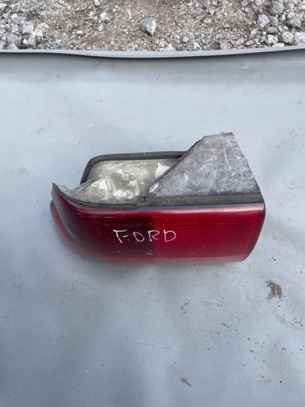 Ліхтар стоп задній лівий Ford Escort 1992-2000 фонарь