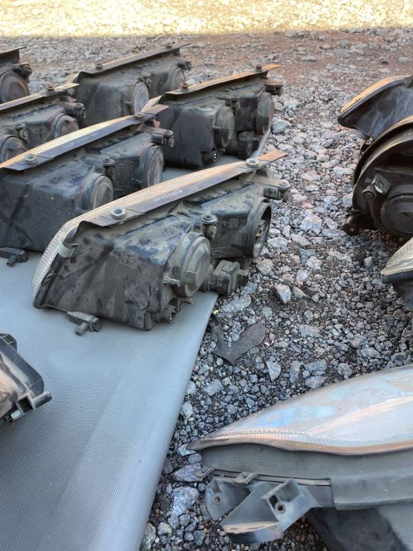 Фари передні ліві праві VW Passat B5 фари пасат б5