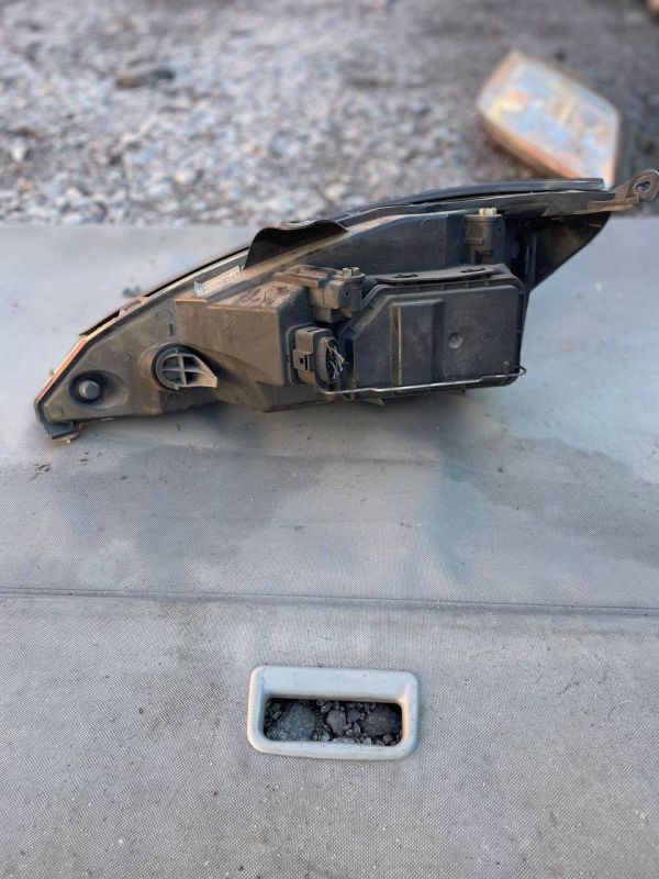 Права передня фара Ford focus 1 2001-2004 форд фокус 1