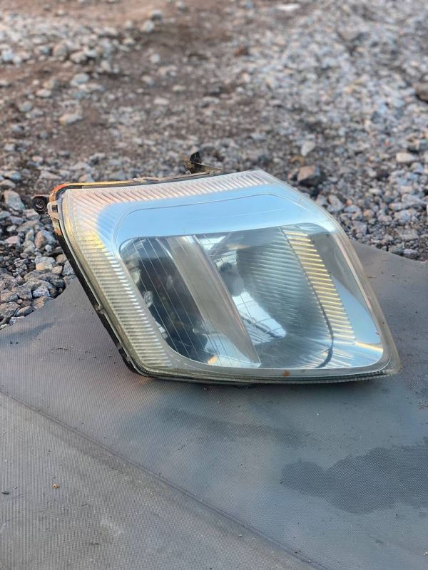 Фара передня права Citroen C 2 Сітроен C2 фара