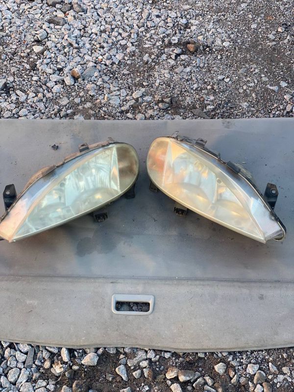 Передні фари пара ліва права Рено Меган 1 