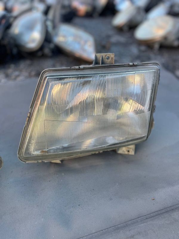 Фара права Mercedes Benz Vito W638 Мерседес Віто Вито