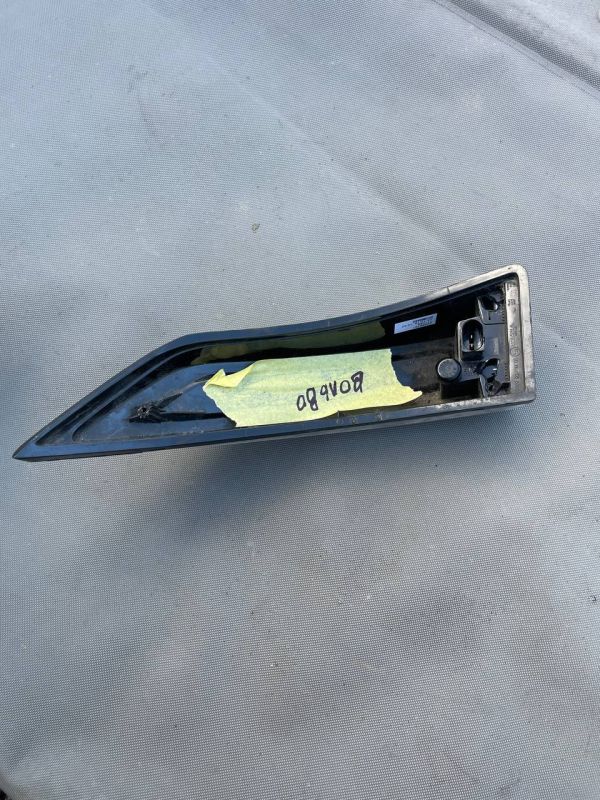 Поворотник правий LED VOLVO FH4 бічний покажчик повороту ВОЛЬВО ФШ4