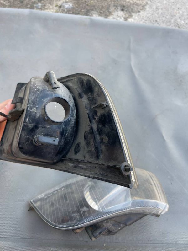 Поворотник лівий правий volvo s40 v40 рестайлінг 00-04 hella