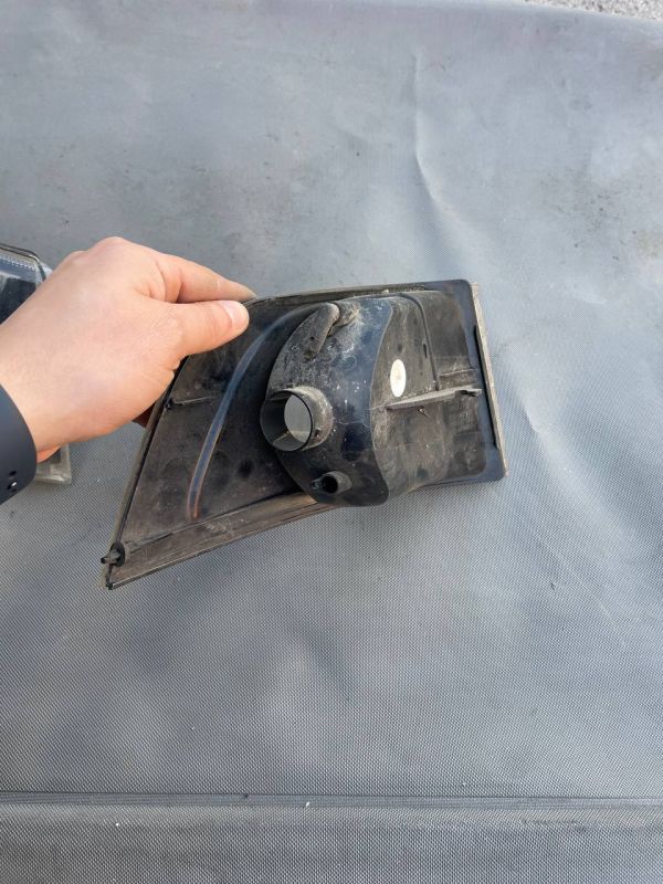 Поворотник лівий правий volvo s40 v40 рестайлінг 00-04 hella