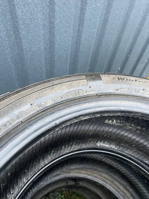Шини пара Hankook/Sava 225/45 r17 зима Гума